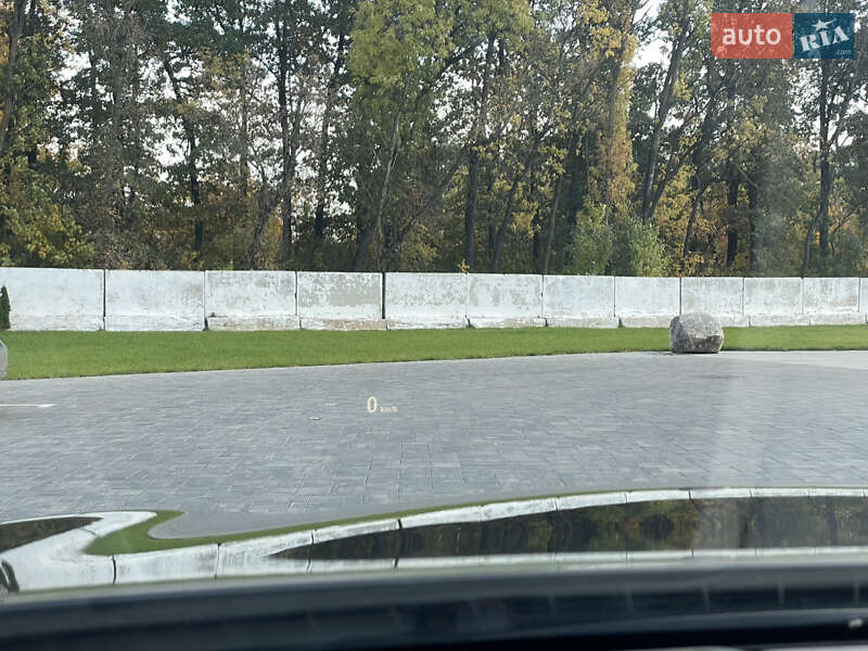 Седан BMW 7 Series 2013 в Луцке