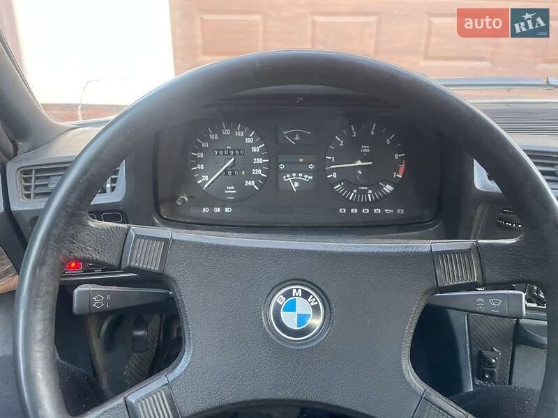 Седан BMW 7 Series 1985 в Черновцах