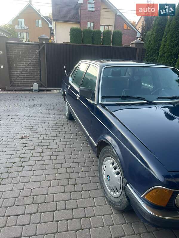 Седан BMW 7 Series 1985 в Черновцах