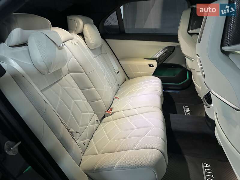 Седан BMW 7 Series 2024 в Дніпрі фото 33 Седан BMW 7 Series 2024 в Дніпрі