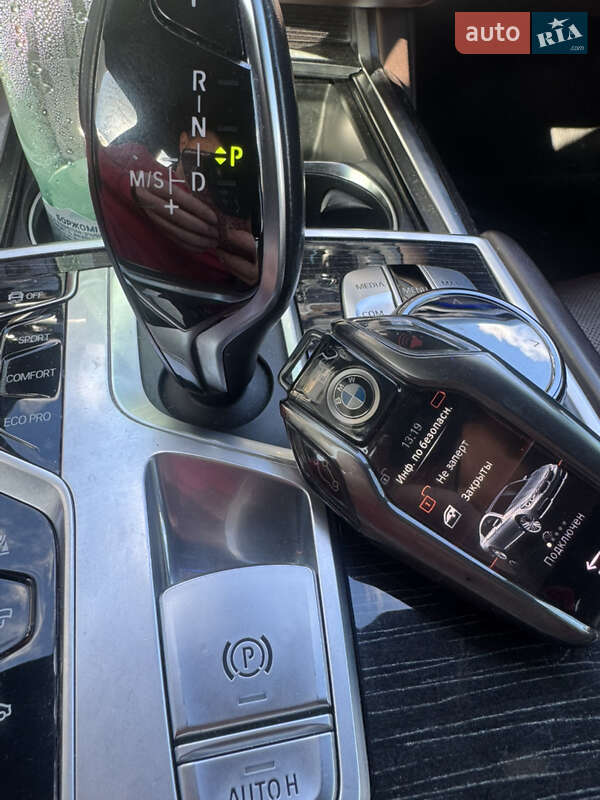 Седан BMW 7 Series 2017 в Львові