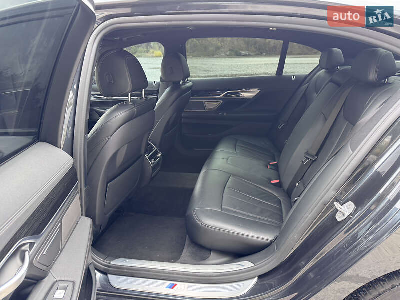 Седан BMW 7 Series 2018 в Виннице