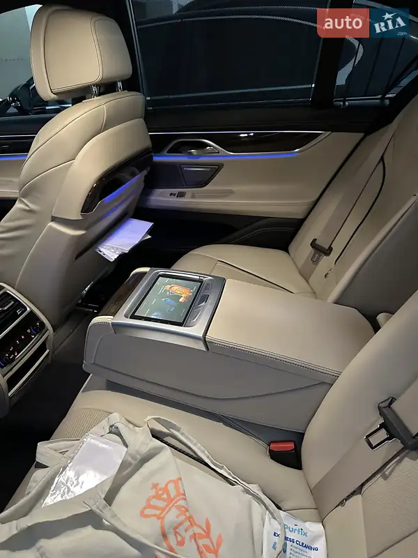 BMW 7 Series 2017 VIN WBA7D01050GJ46092 фото оголошення 15 з 62