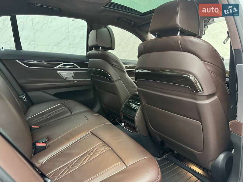 Седан BMW 7 Series 2016 в Черкассах