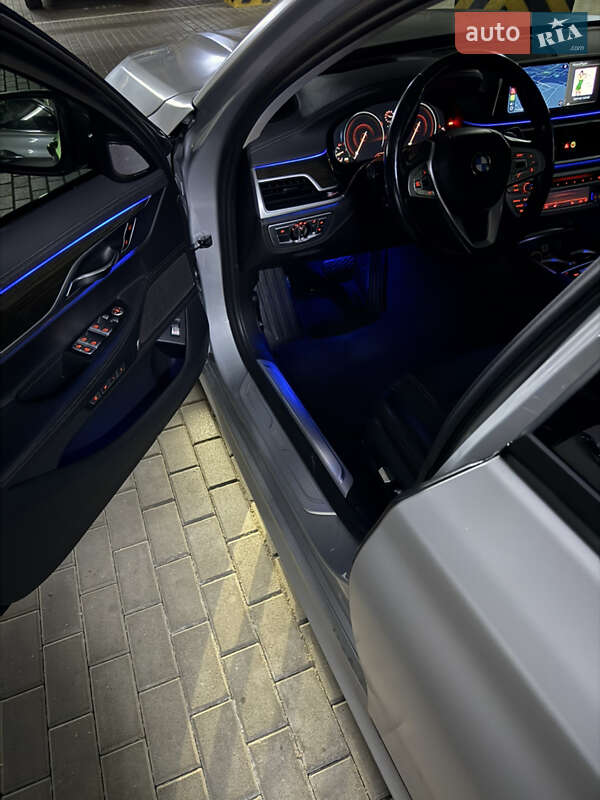 Седан BMW 7 Series 2018 в Киеве