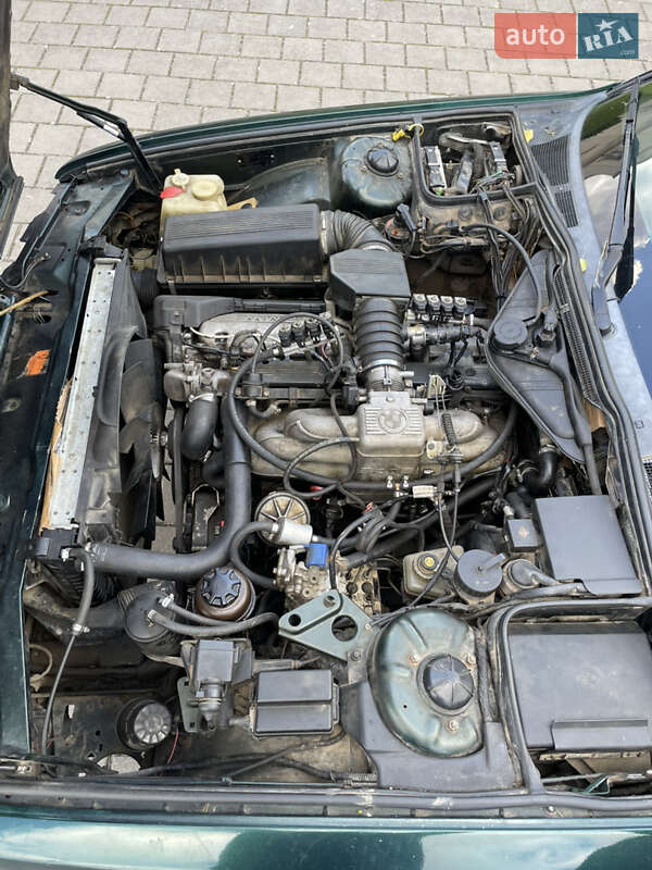 Седан BMW 7 Series 1988 в Винниках