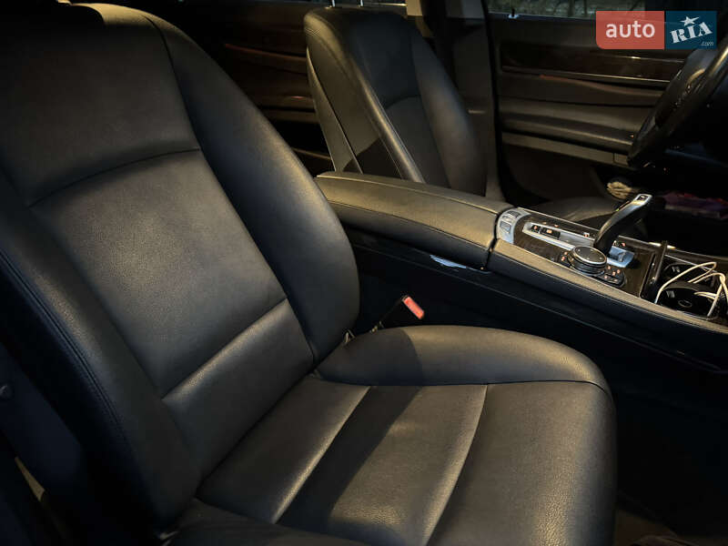 Седан BMW 7 Series 2015 в Киеве