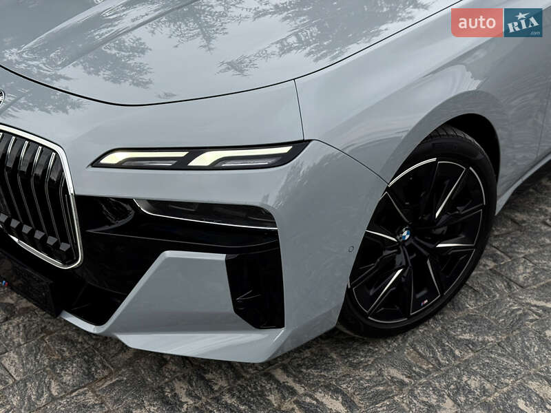 Седан BMW 7 Series 2022 в Львове
