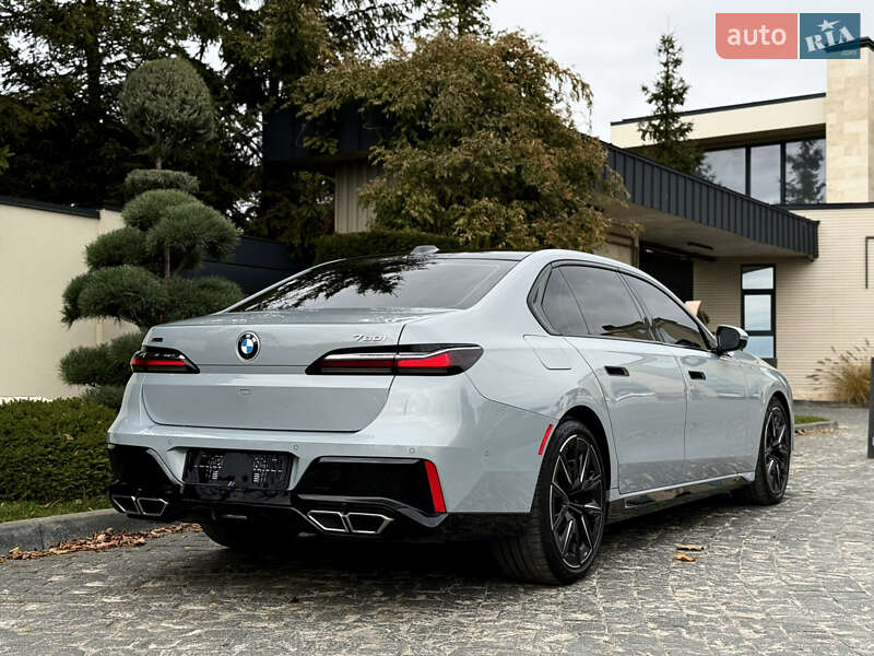 Седан BMW 7 Series 2022 в Львове