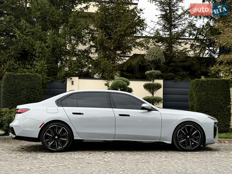 Седан BMW 7 Series 2022 в Львове