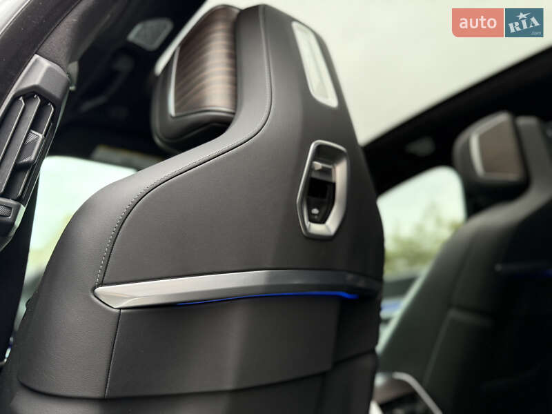 Седан BMW 7 Series 2022 в Львове