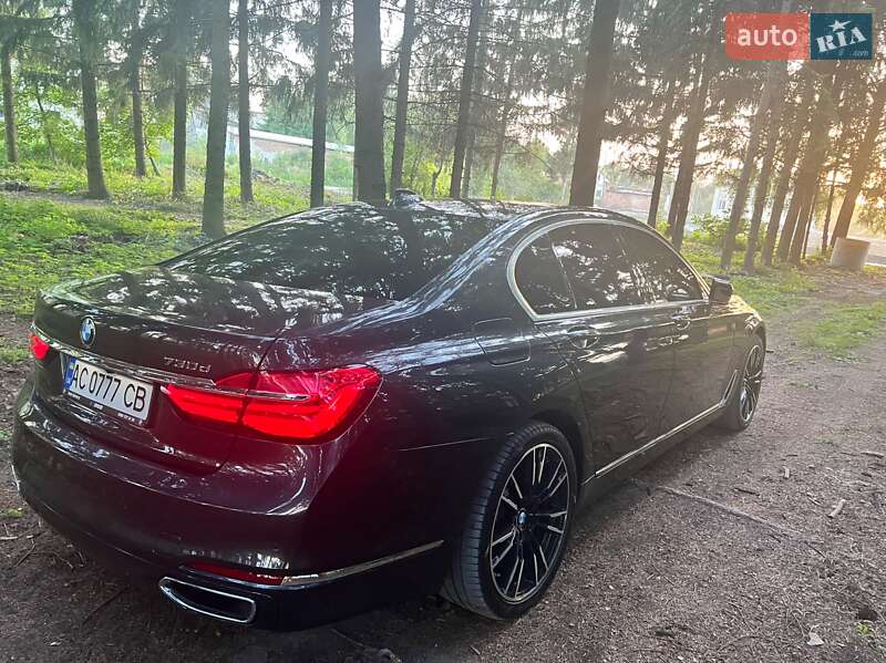 Седан BMW 7 Series 2017 в Почаеве