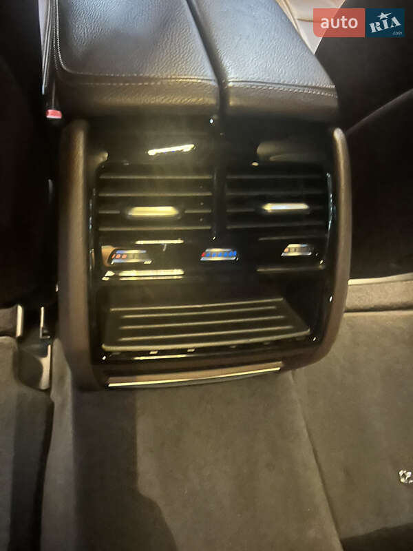 Седан BMW 7 Series 2017 в Почаеве