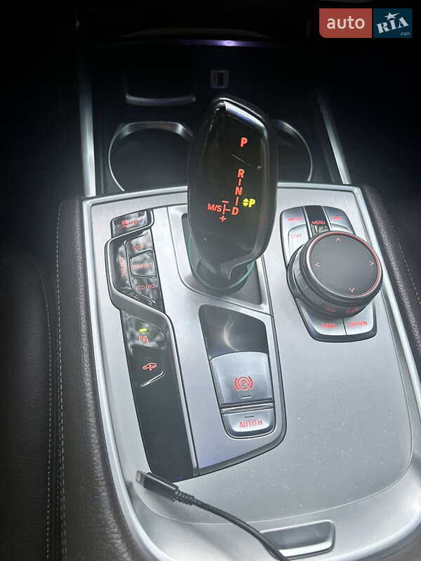 Седан BMW 7 Series 2017 в Почаеве