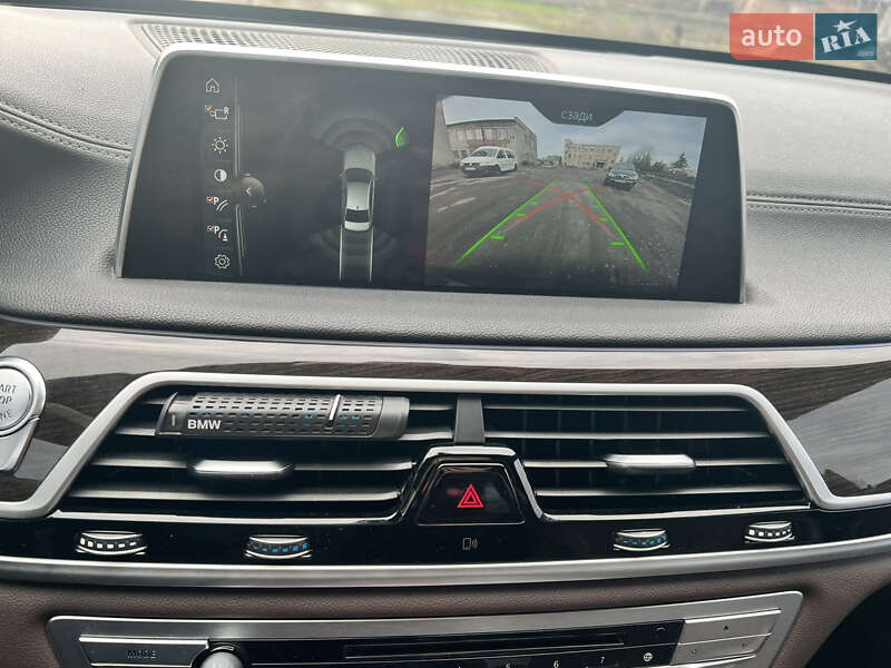 Седан BMW 7 Series 2017 в Почаеве
