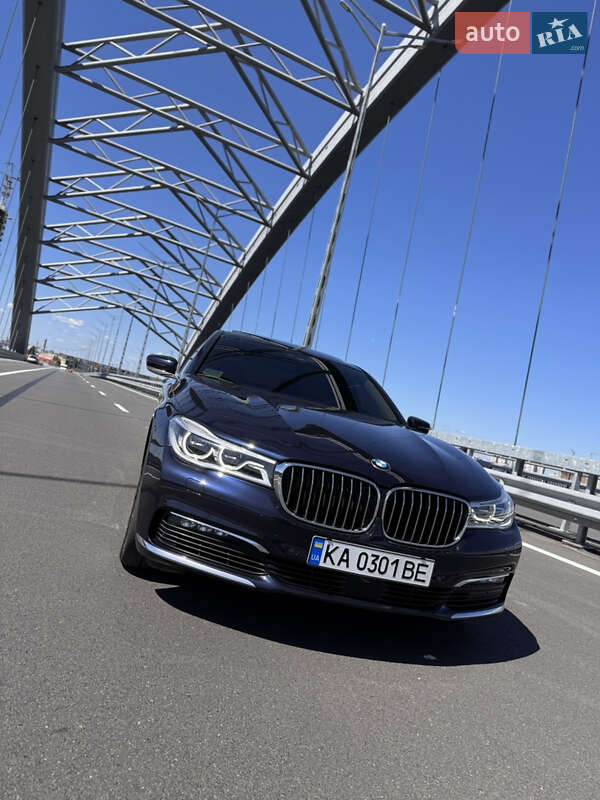 Седан BMW 7 Series 2017 в Киеве