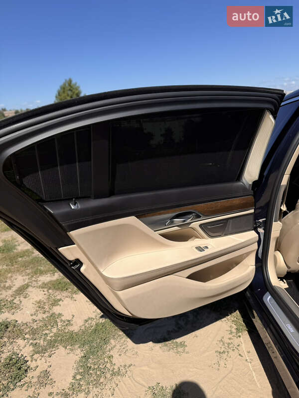 Седан BMW 7 Series 2017 в Киеве