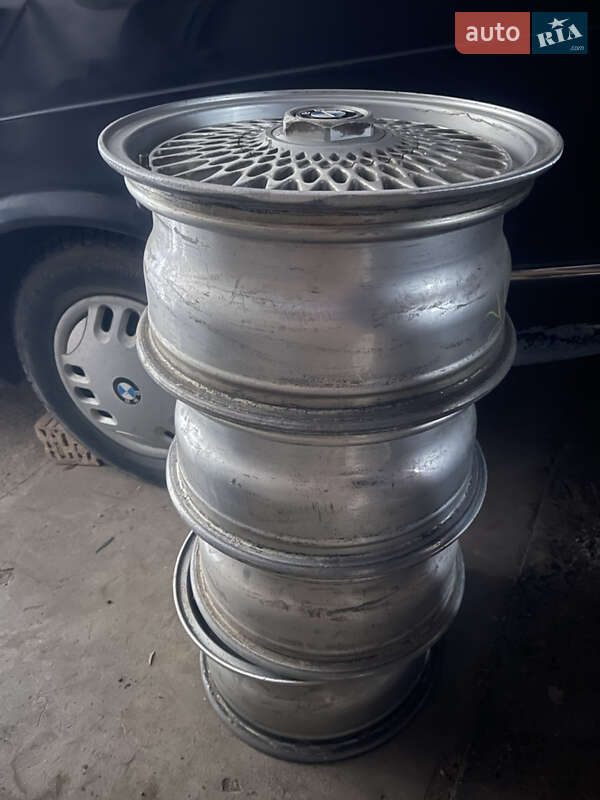 Седан BMW 7 Series 1985 в Черновцах