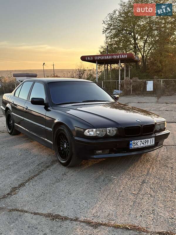 Седан BMW 7 Series 1999 в Чернівцях