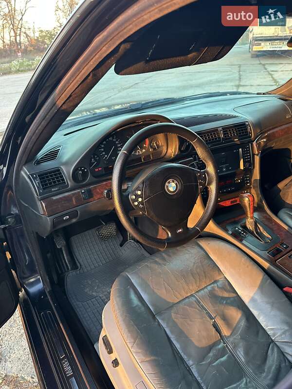 Седан BMW 7 Series 1999 в Чернівцях
