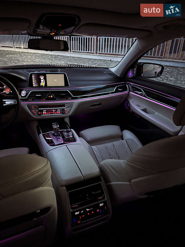 Седан BMW 7 Series 2018 в Дніпрі