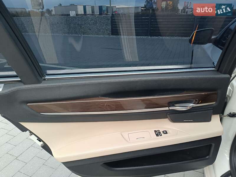 Седан BMW 7 Series 2009 в Мукачево