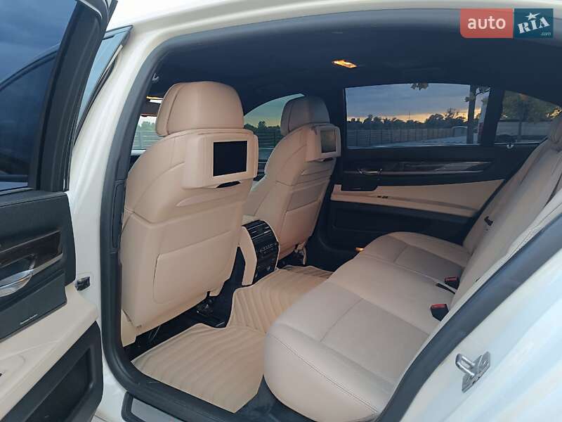 Седан BMW 7 Series 2009 в Мукачево