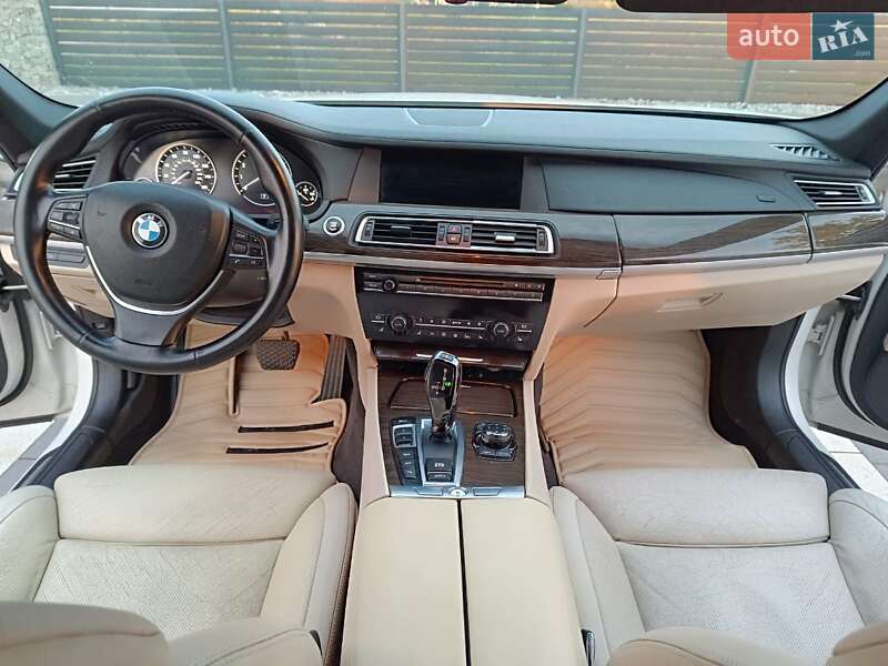 Седан BMW 7 Series 2009 в Мукачево