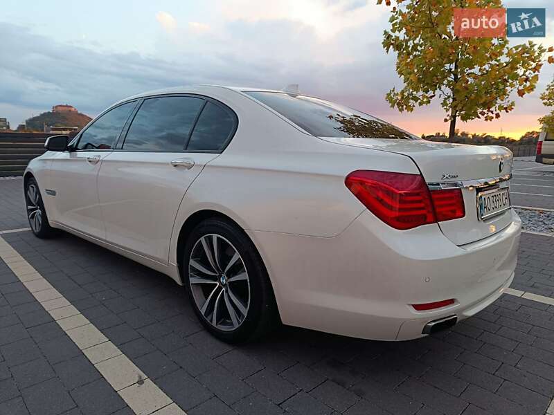 Седан BMW 7 Series 2009 в Мукачево