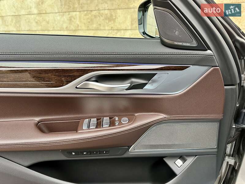 Седан BMW 7 Series 2022 в Киеве