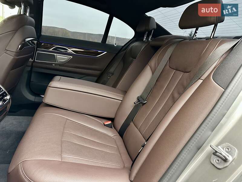Седан BMW 7 Series 2022 в Киеве