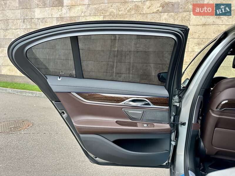 Седан BMW 7 Series 2022 в Киеве
