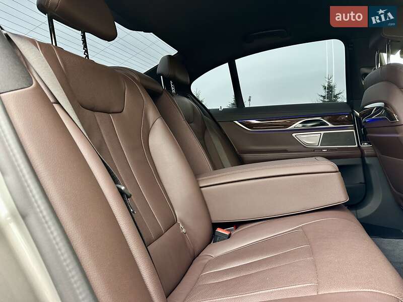 Седан BMW 7 Series 2022 в Киеве