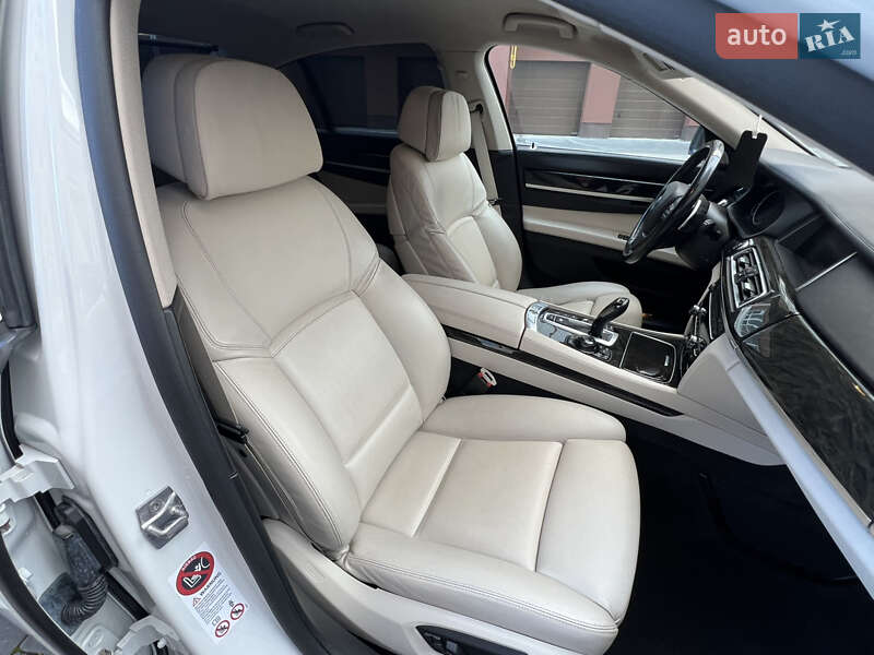 Седан BMW 7 Series 2012 в Ивано-Франковске