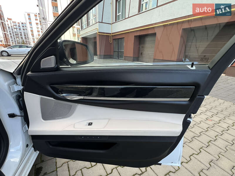 Седан BMW 7 Series 2012 в Ивано-Франковске
