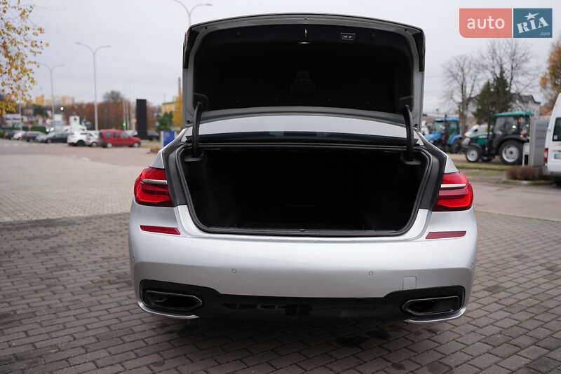 Седан BMW 7 Series 2015 в Ровно фото 25 Седан BMW 7 Series 2015 в Ровно