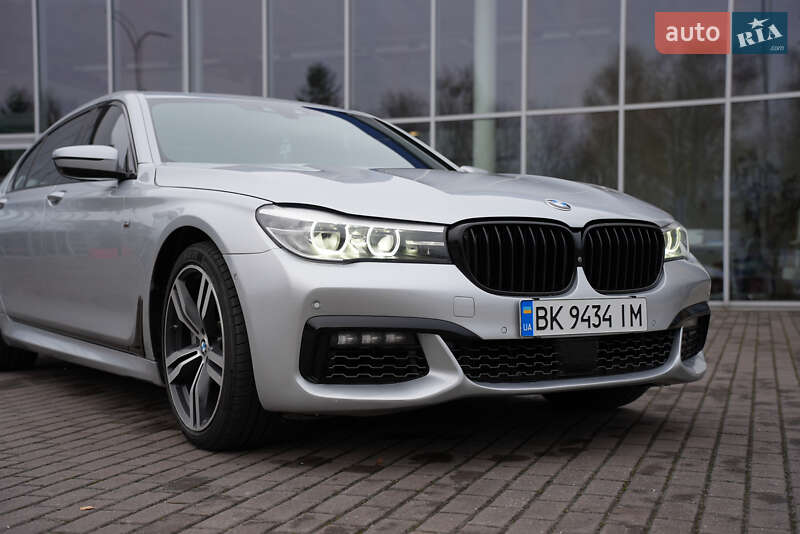 Седан BMW 7 Series 2015 в Ровно фото 31 Седан BMW 7 Series 2015 в Ровно