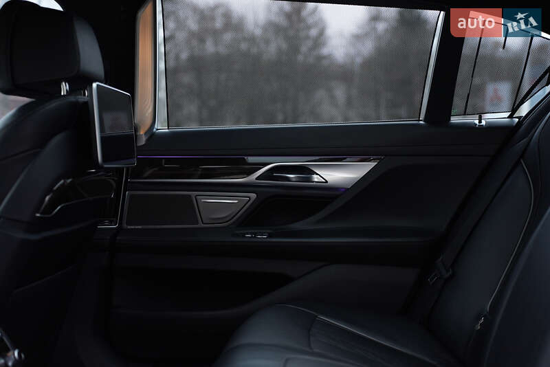 Седан BMW 7 Series 2015 в Ровно фото 81 Седан BMW 7 Series 2015 в Ровно