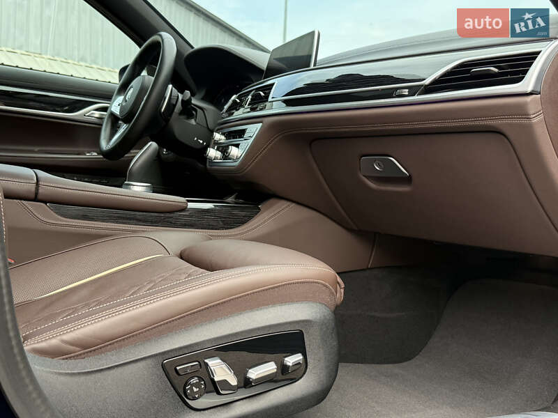 Седан BMW 7 Series 2022 в Киеве