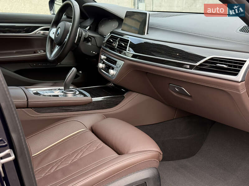 Седан BMW 7 Series 2022 в Киеве