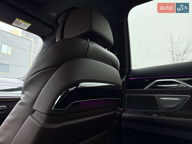 Седан BMW 7 Series 2022 в Киеве