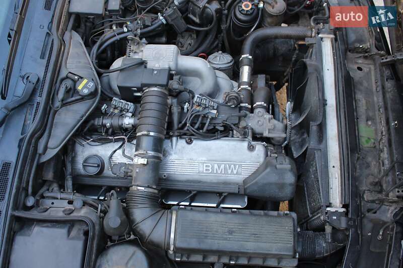 Седан BMW 7 Series 1991 в Киеве