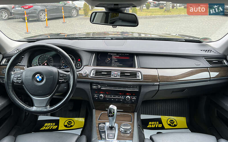 Седан BMW 7 Series 2015 в Львове