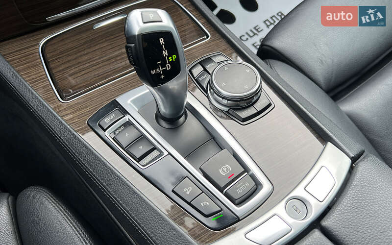 Седан BMW 7 Series 2015 в Львове