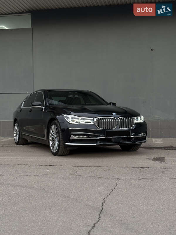 Седан BMW 7 Series 2017 в Львові