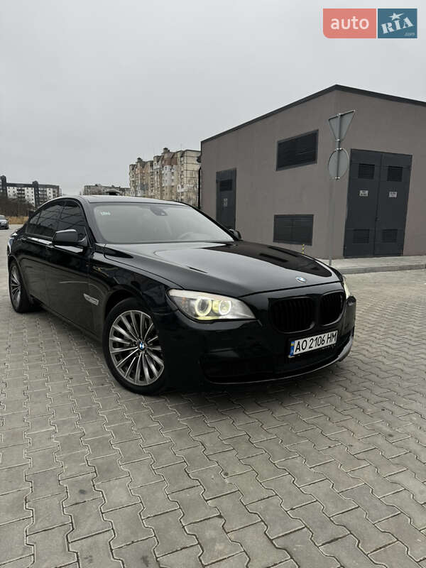Седан BMW 7 Series 2010 в Калуше