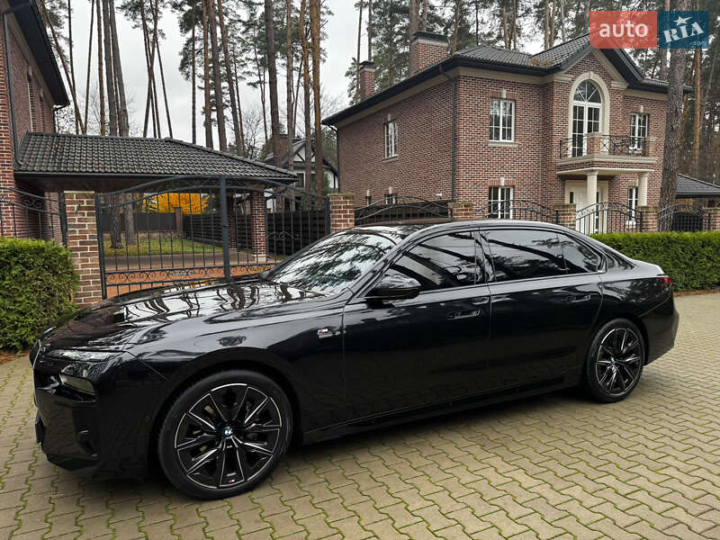 Седан BMW 7 Series 2023 в Киеве фото 20 Седан BMW 7 Series 2023 в Киеве