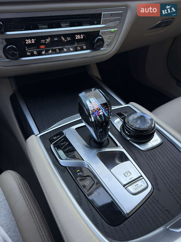 Седан BMW 7 Series 2016 в Хмельницькому