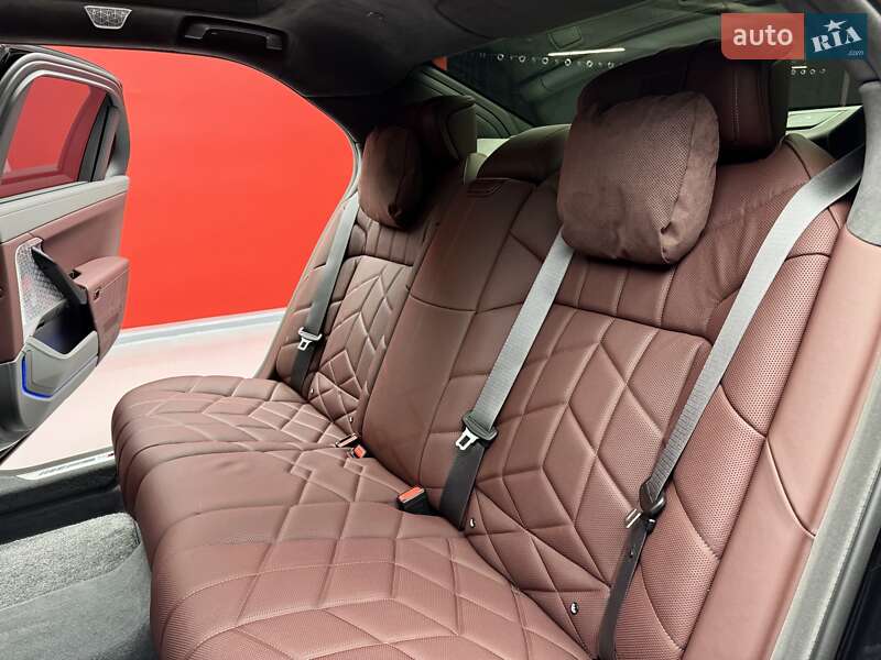 Седан BMW 7 Series 2024 в Киеве фото 50 Седан BMW 7 Series 2024 в Киеве