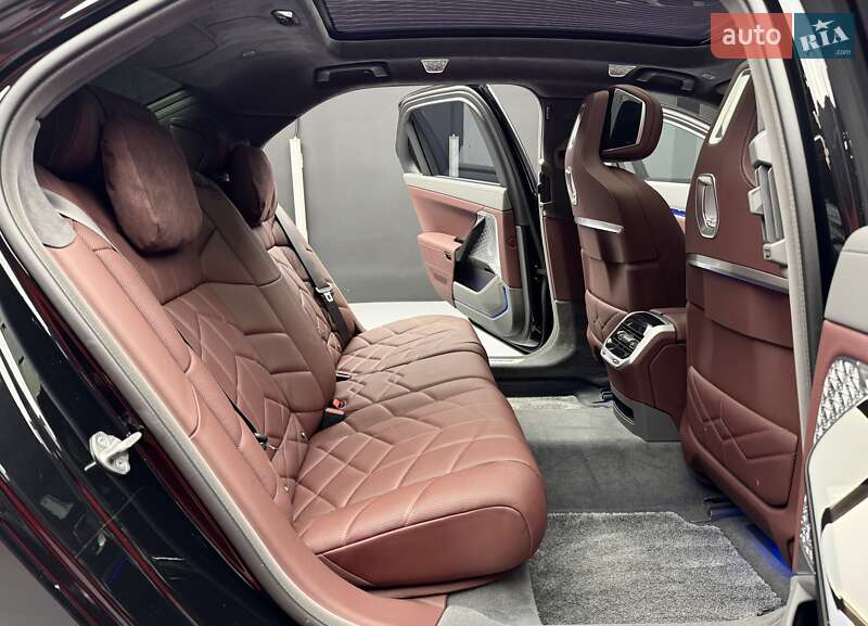 Седан BMW 7 Series 2024 в Киеве фото 57 Седан BMW 7 Series 2024 в Киеве